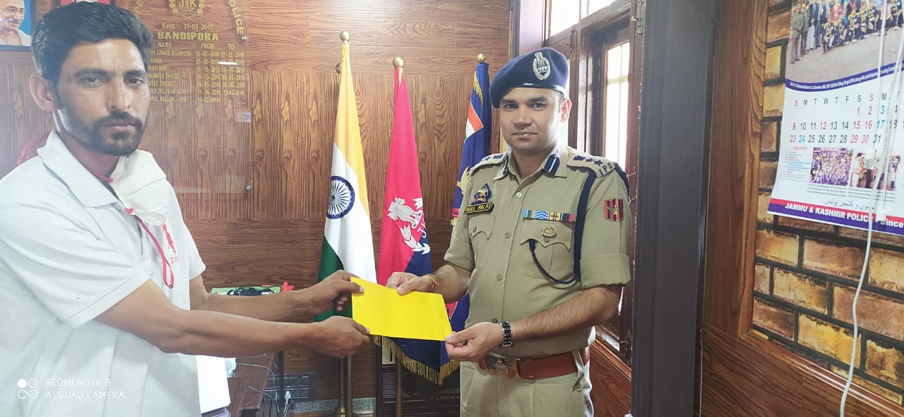 JKP Cop risked his life to save boy from drowning in Bandipora