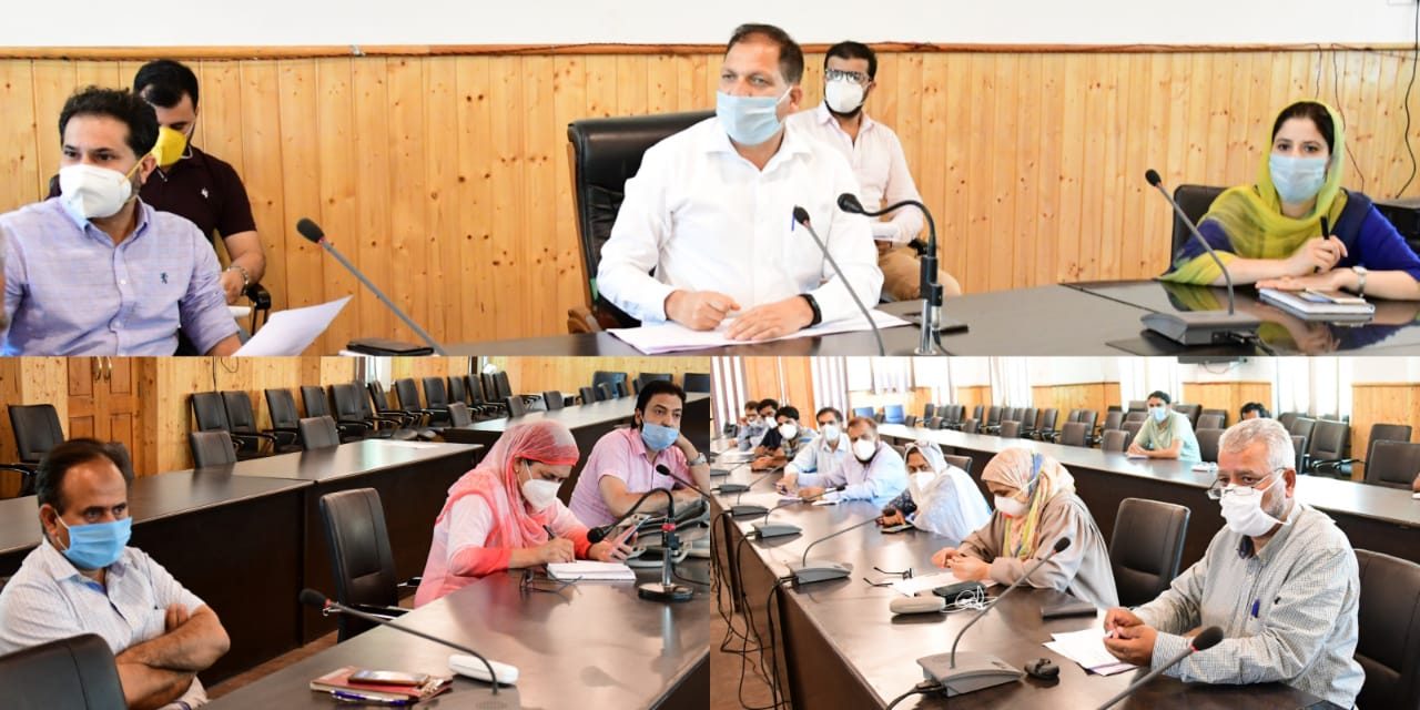 DC Ganderbal calls for strict adherence of Covid protocol, achieving sampling targets