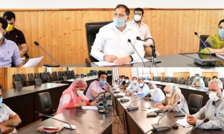 DC Ganderbal calls for strict adherence of Covid protocol, achieving sampling targets