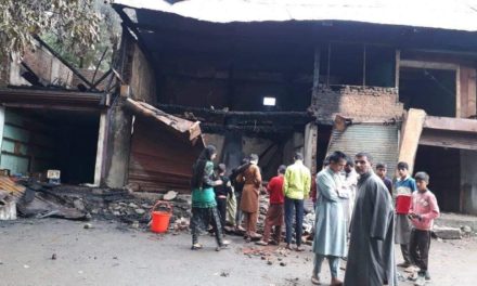 Fire razes a dozen shops in Kupwara