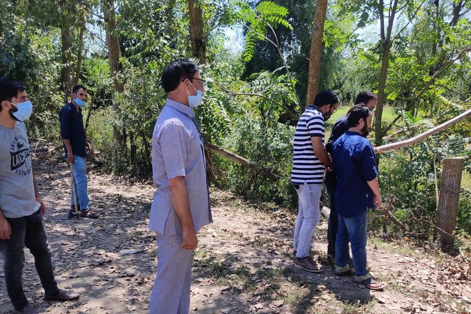 Tehsildar Hajin launches anti- Encroachment Drive at Hajin retrieves 10 Kanals of Kahchraie land