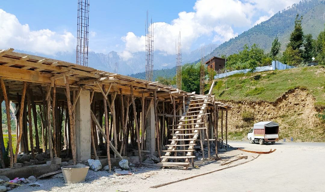 No end to Illegal construction along Srinagar-Leh Highway ,Revenue department nowhere in seen
