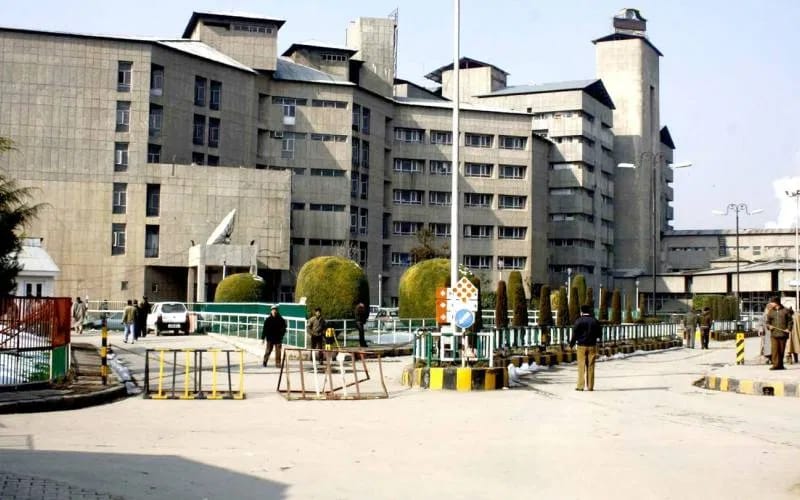 SKIMS has no separate budget to meet COVID19 expenditures: RTI