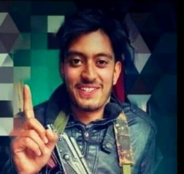 Missing Tral youth seen in a viral photograph carrying weapon arrested
