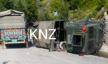 One army men injured after vehicle turns turtle in Gund Kangan