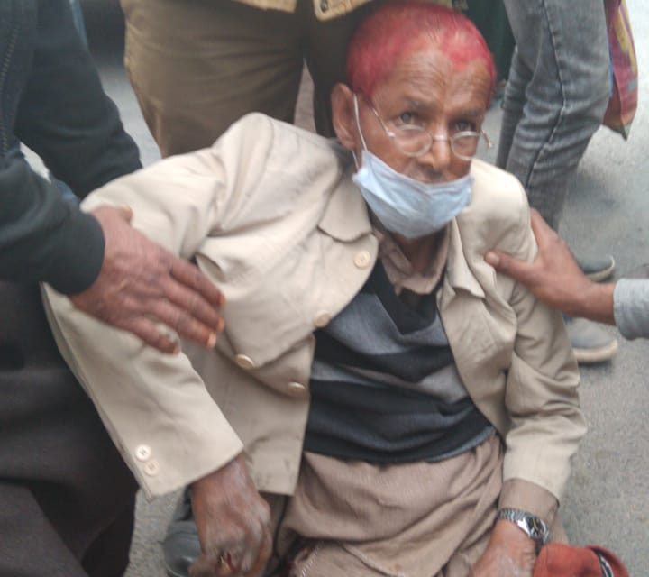 Elderly man hit and injured by army vehicle in Ganderbal locals protest