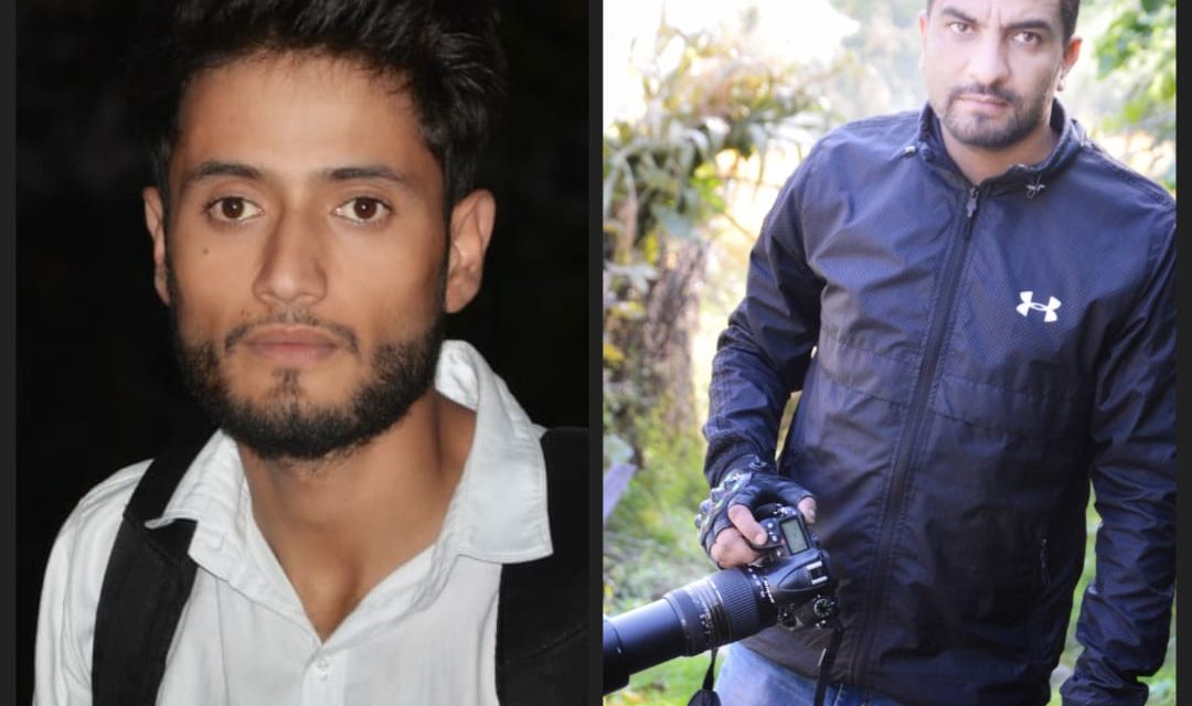 Two young journalists rescue injured driver from bushes in Bandipora village