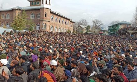 Thousands participate in the funeral of renowned religious scholar Maulana Noor Ahmad Trali