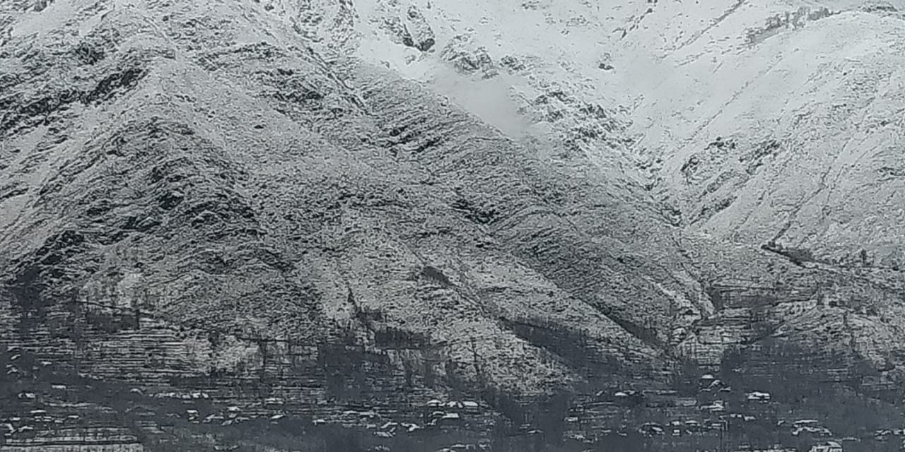 Srinagar, other plains receive season’s first snowfall, cold nights ahead for Kashmir