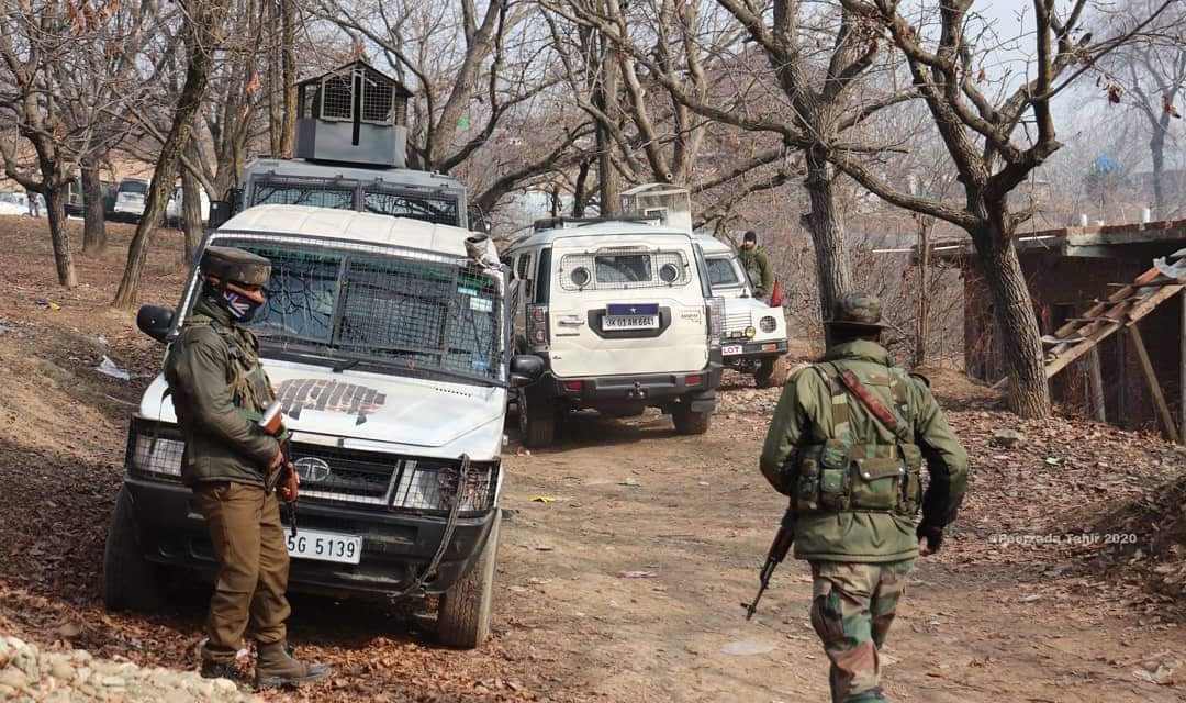 North Kashmir: Militants engaged after a long standoff in Baramulla, 01 militant killed