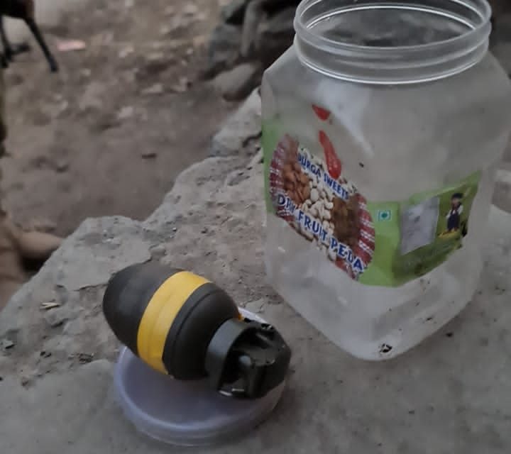 Militant associate arrested in Tral, explosive substance recovered