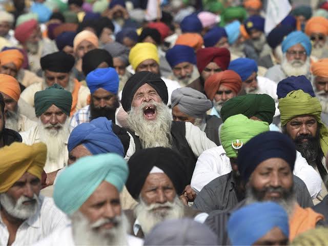Protesting farmers axe 1,411 telecom towers in Punjab