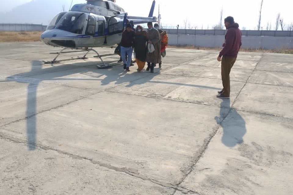 Bandipora admin evacuates critically ill pregnant women from snowbound Gurez Valley