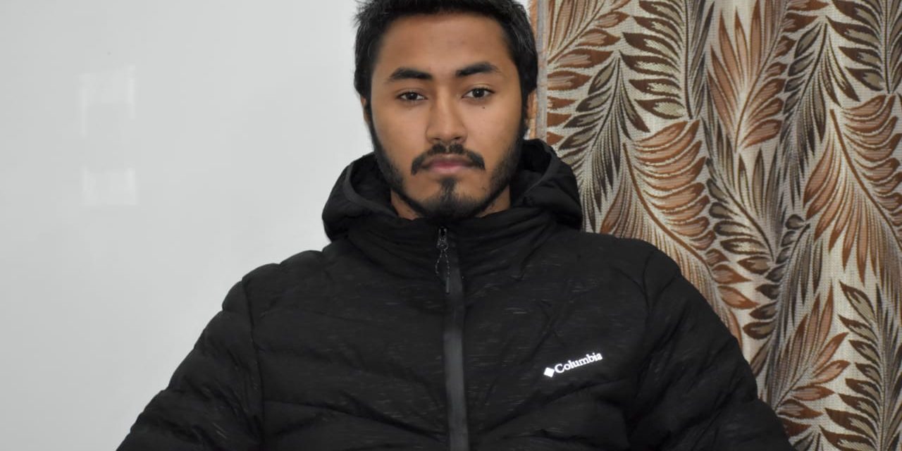 To promote Kashmiri language, Ganderbal youth pens down 15 poetry books