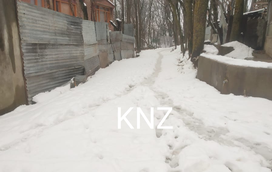 Inadequate snow clearances in Sehipora Wayil;Public raises questions, contractor replied “i don’t care go to Governor he will clear Snow”