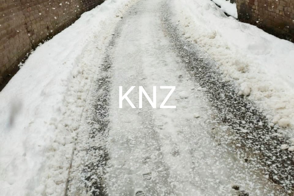 R&B Ganderbal promptly cleared snow in Urpesh to pave the way for body of a deceased from SKIMS