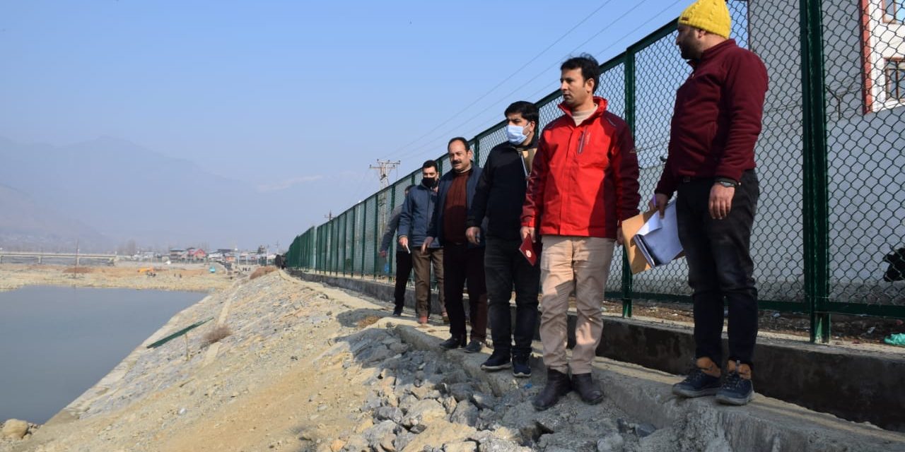 Madhumati Nallah works inspected and linked to Town beautification programme in Bandipora