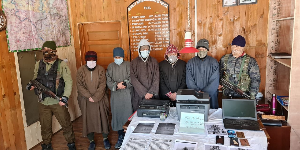 Police arrests 05 persons for pasting threat posters in Awantipora