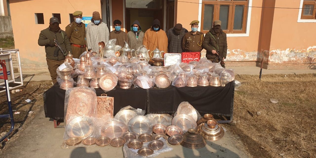 Srinagar Police solved theft case, accused arrested; Stolen property worth lacs recovered