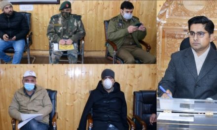 DC Bandipora chairs DLSCC, clears SRO-43 cases