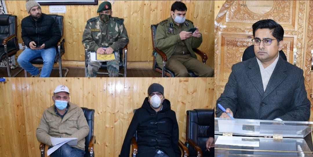 DC Bandipora chairs DLSCC, clears SRO-43 cases