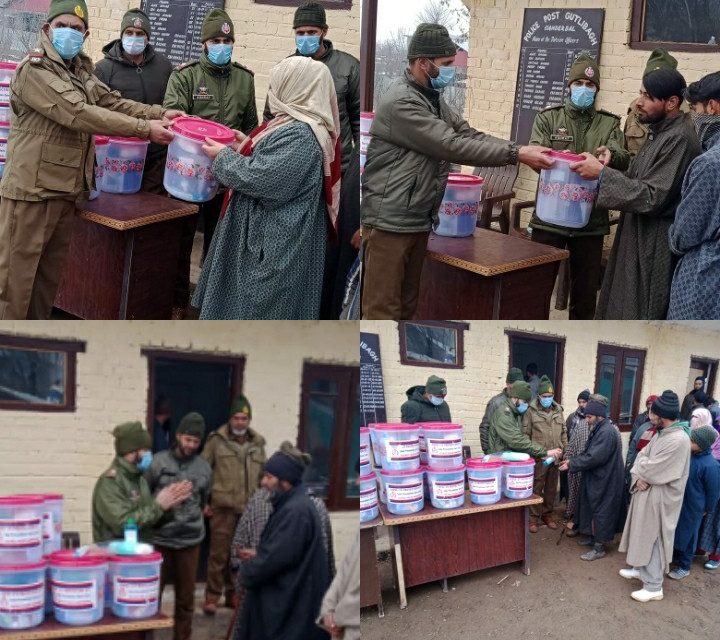 Ganderbal Police distributed COVID-19 safety kits among Poor families at Gutlibagh