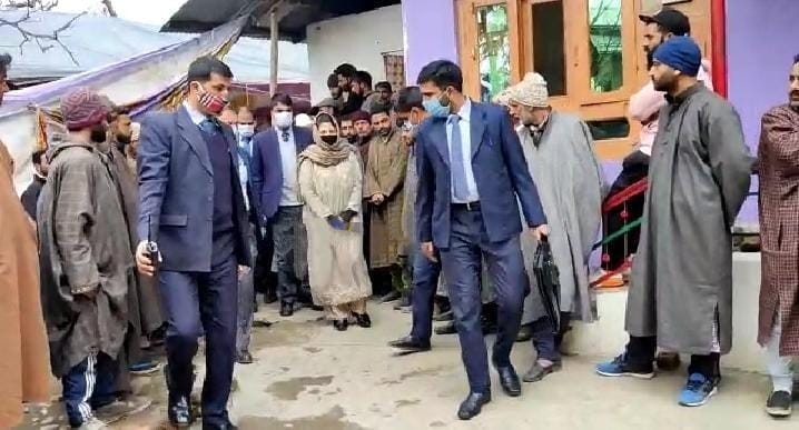 Mehbooba Mufti visits home of cop killed in Barzulla  attack