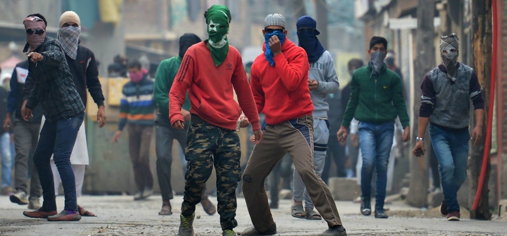 Will not tolerate stone pelting: IGP Kashmir