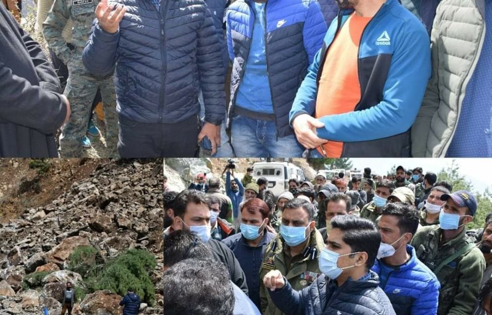 DC Bandipora visits Check Mantrigam Village following Landslides