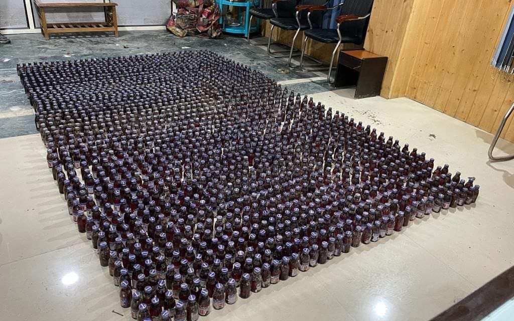 Anantnag Police apprehended gang of drug peddlers and recovered huge consignment of contraband.