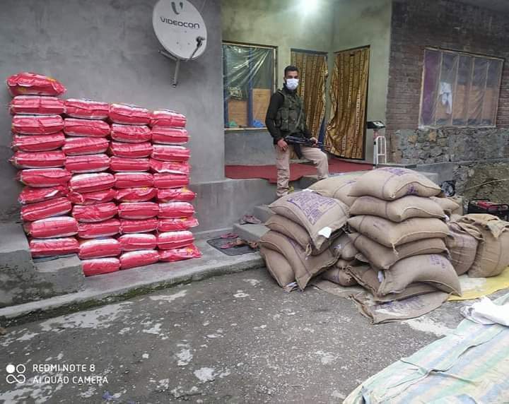 Bandipora Police foiled black marketing of Govt rice repacked as Apple Brand, seizes 26 quintals of illegally procured PDS rice.