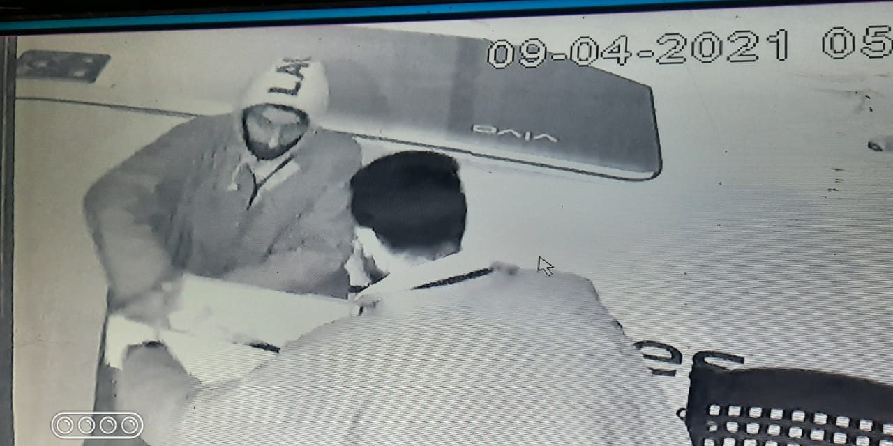 Ganderbal Police Seeks help of general public to identify the suspected culprits involved in burglary at Kangan market.