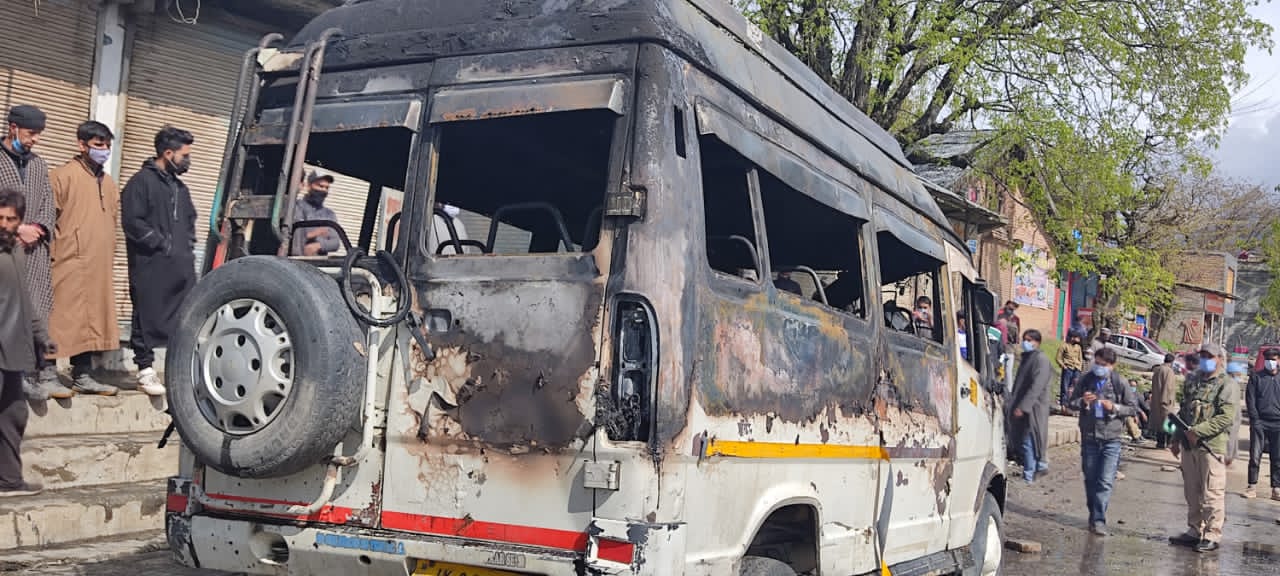 TEMPO CAUGHT FIRE IN KANGAN ON SGR LEH HIGHWAY