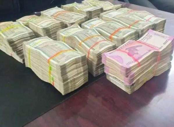 Unaccounted cash recovered from Kashmri truck driver in Jammu, handed over to Income Tax Department