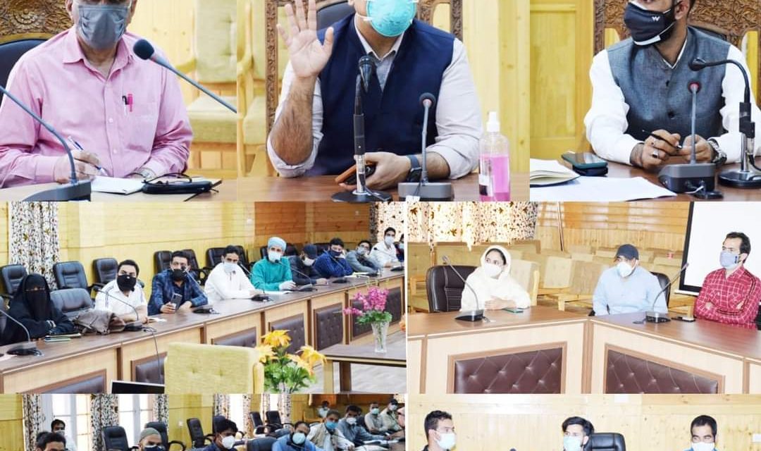 DC B’pora reviews Covid-19 mitigation measures in the district