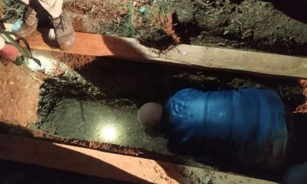 Ashraf Khan Sehraie Laid to Rest in Martyrs Graveyard in Ancestral Village Tekipora Lolab