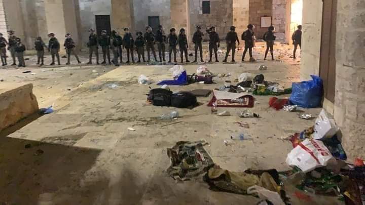 Israeli Police Attack Worshippers In Al-Aqsa Mosque