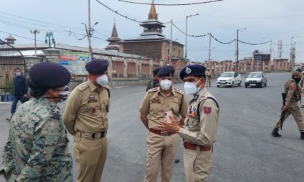 IGP Kashmir Visits Parts Of Srinagar Amid Conona Curfew In Kashmir