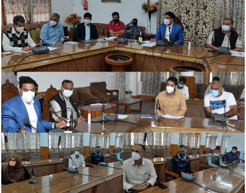 DC Srinagar holds consultation with DDC, BDC, Sarpanchs on Covid mitigation plan in rural areas
