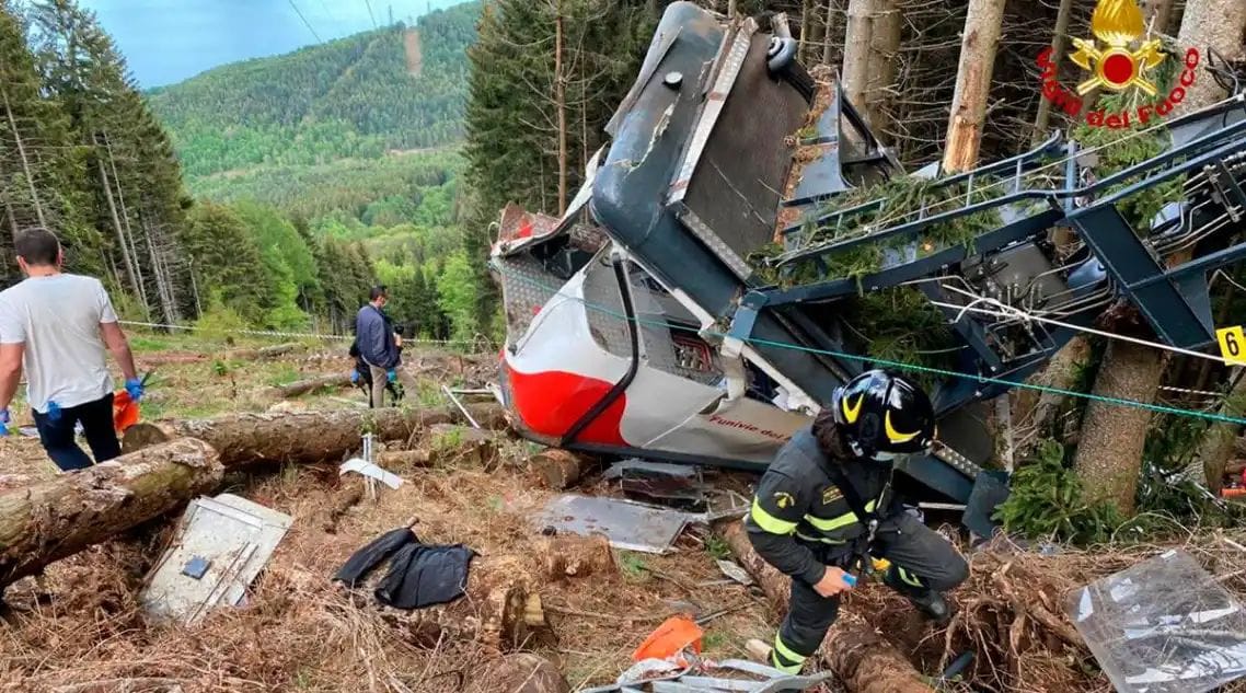 Italian cable car crash kills 14 people, child seriously hurt