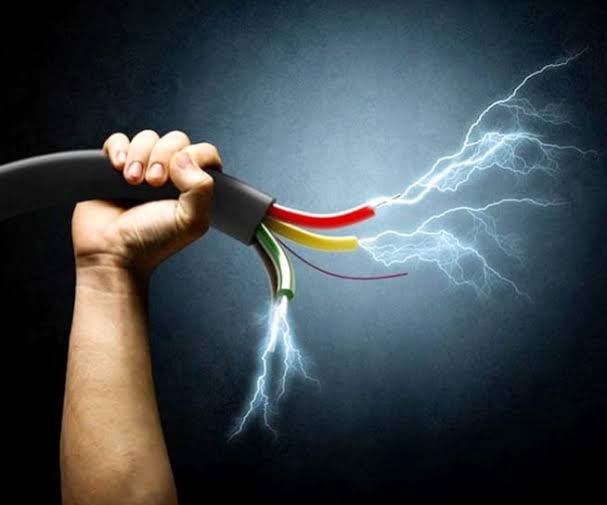 PDD daily wager electrocuted in Bijbehara, hospitalized