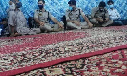 SSP Budgam visits slain cops families of Sopore attack;‘Assures all possible help’