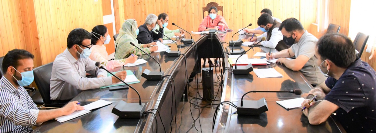Progress on vaccination drive for 18-44 years reviewed at Ganderbal