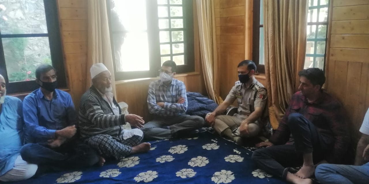 DC and SSP Budgam visited the bereaved family of the deceased girl at Ompora Budgam.