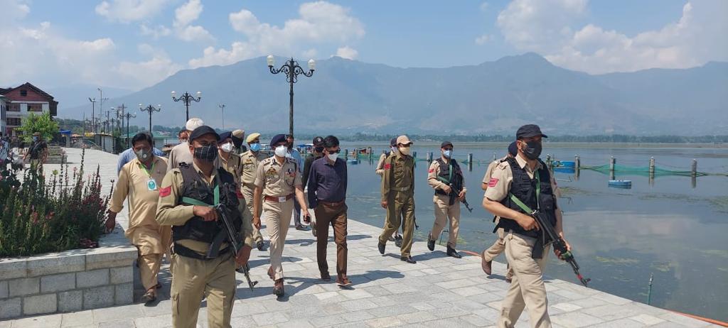 ADGP armed along with IGP Kashmir Visited Dargah Srinagar to review security