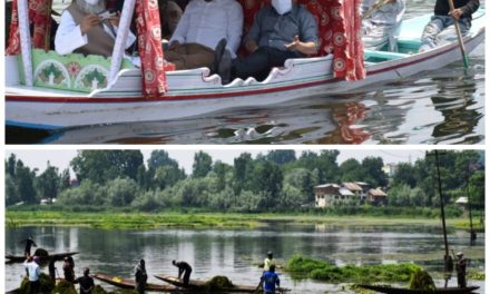 On WED, Div Com takes Shikara ride from Nigeen- Khushalsar via Nallah Amir Khan