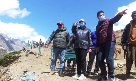 DC Ganderbal inspects Yatra arrangements via Baltal route