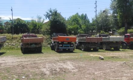 Ganderbal Police seized 7 tippers involved in ‘illegal’ sand, soil transportation