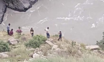 Driver died in traggic road accident at Kishtwar