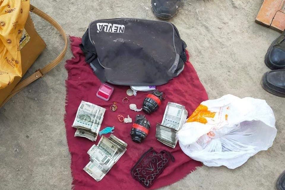 Lady held with two grenades, Rs 47,000 in Baramulla